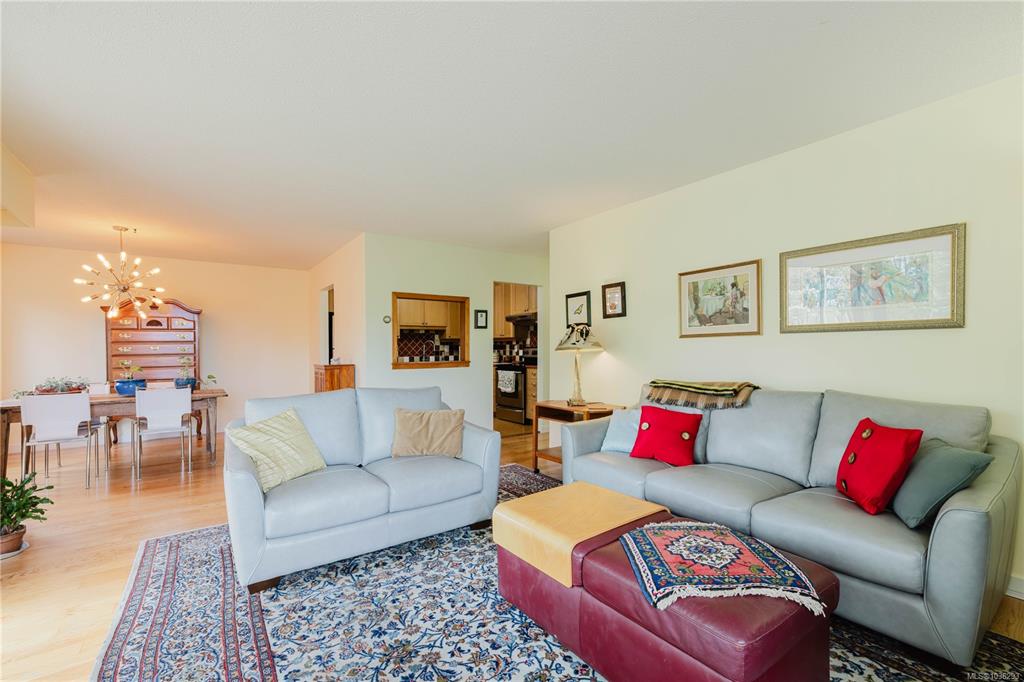 Fifth View of 1012 Collinson St, The Lexington, Victoria, BC, V8V 3C1