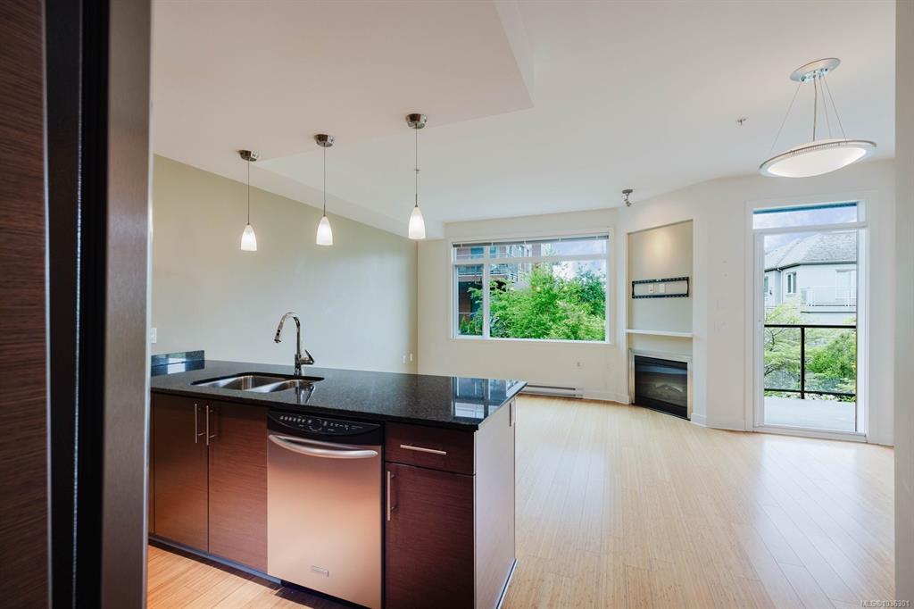 Fifth View of 3614 Richmond Rd, Saanich, BC, V8P 4R5