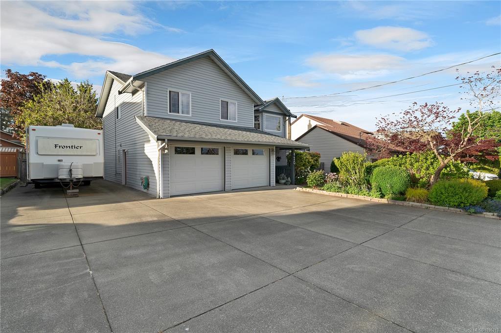 Third View of 420 Goodwin Rd, Campbell River, BC, V9W 6R7