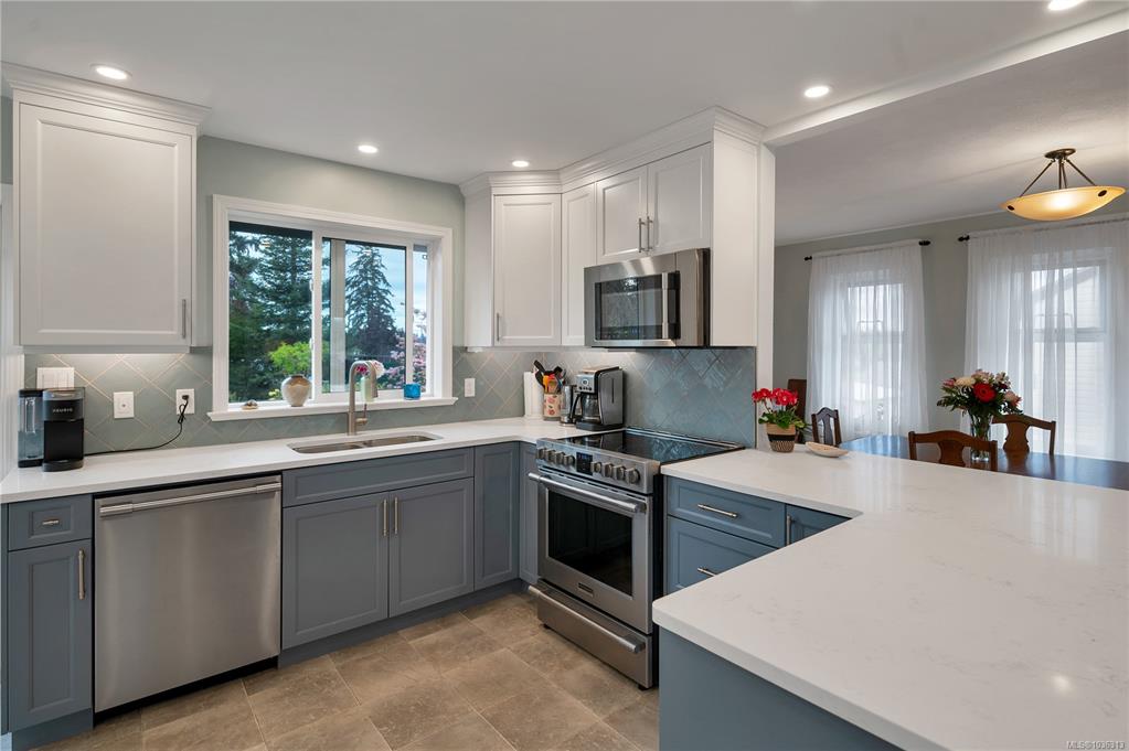 Fifth View of 420 Goodwin Rd, Campbell River, BC, V9W 6R7