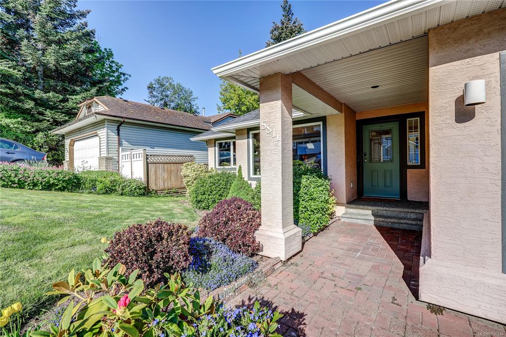 Third View of 5811 Tweedsmuir Cres, Nanaimo, BC, V9T 5Y6