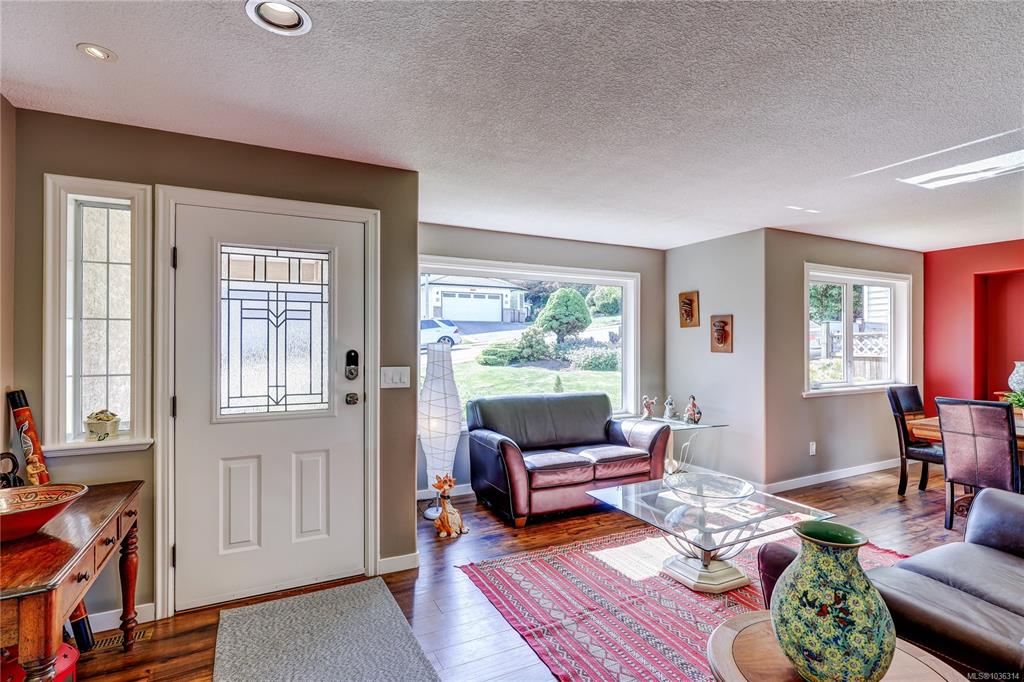 Fifth View of 5811 Tweedsmuir Cres, Nanaimo, BC, V9T 5Y6