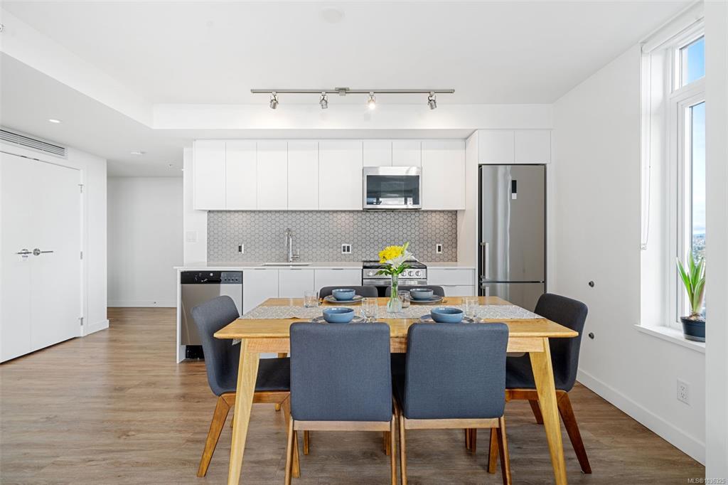 Fifth View of 845 Johnson St, Vivid at Yates, Victoria, BC, V8W 0G3