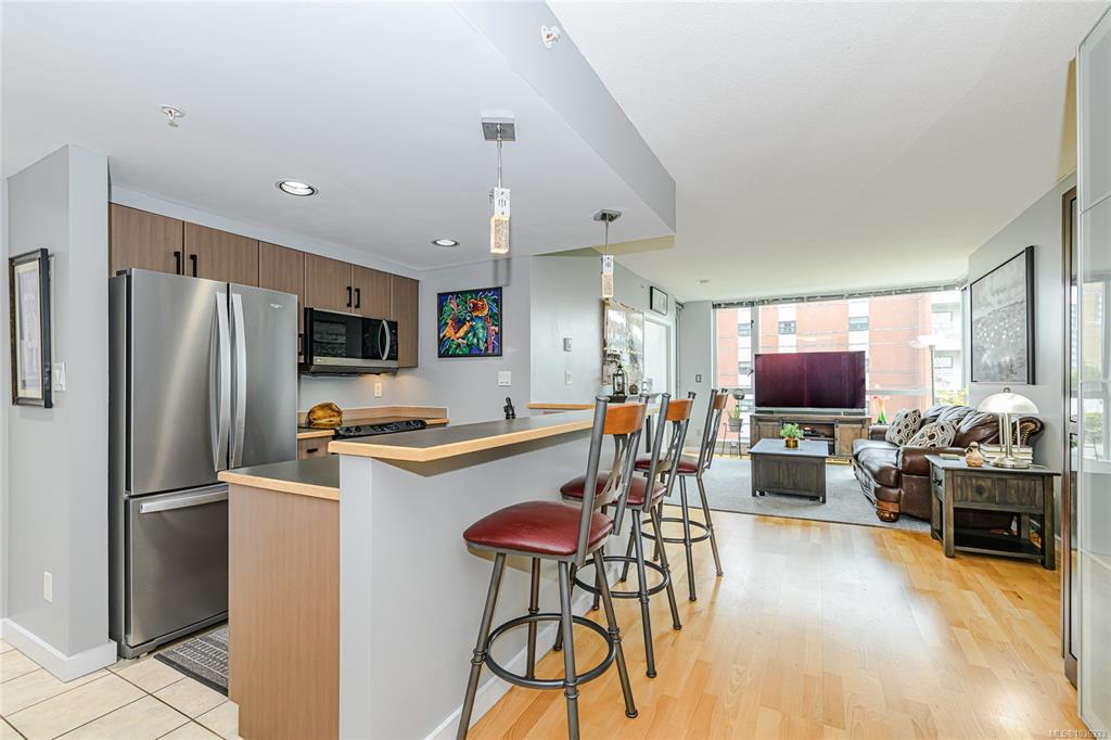 Third View of 732 Cormorant St, Corazon, Victoria, BC, V8W 1P8