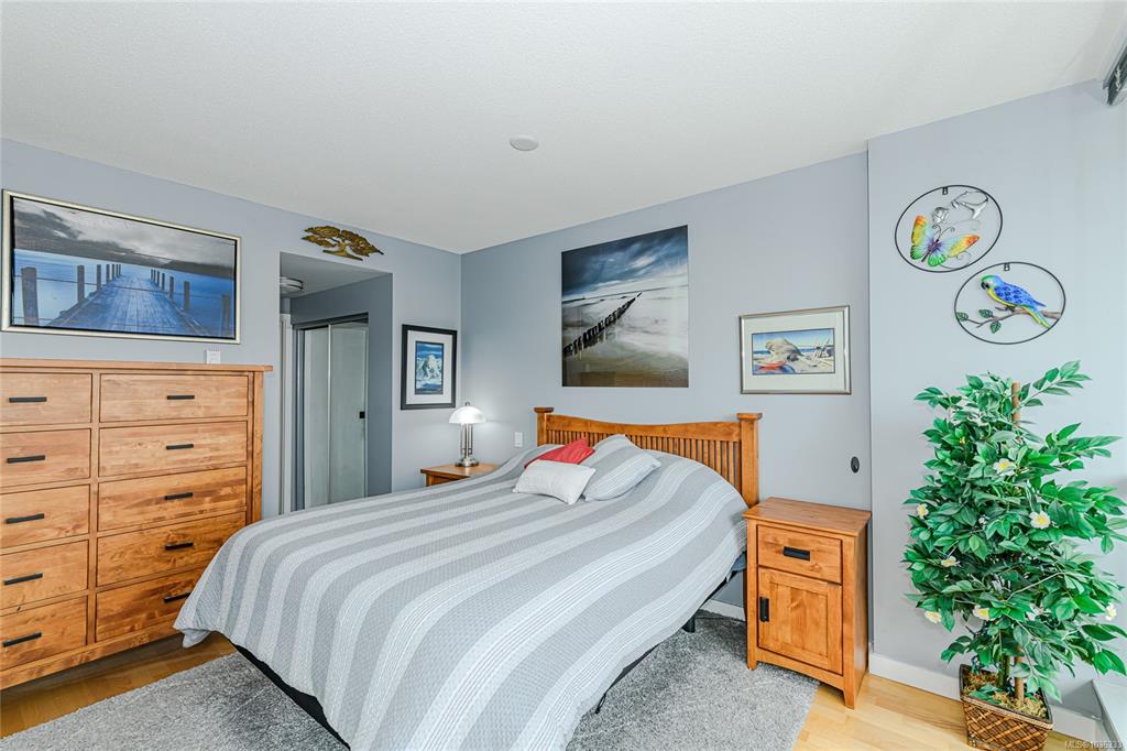 Fifth View of 732 Cormorant St, Corazon, Victoria, BC, V8W 1P8