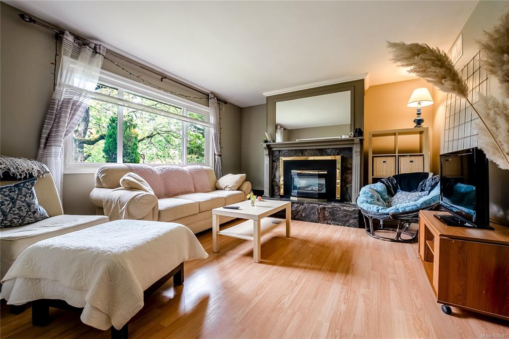 Third View of 4120 Quadra St, Saanich, BC, V8X 3B9