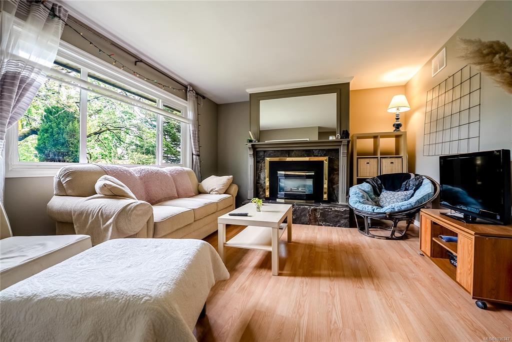 Fourth View of 4120 Quadra St, Saanich, BC, V8X 3B9