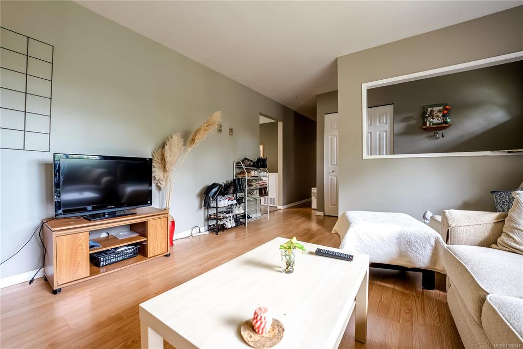 Fifth View of 4120 Quadra St, Saanich, BC, V8X 3B9