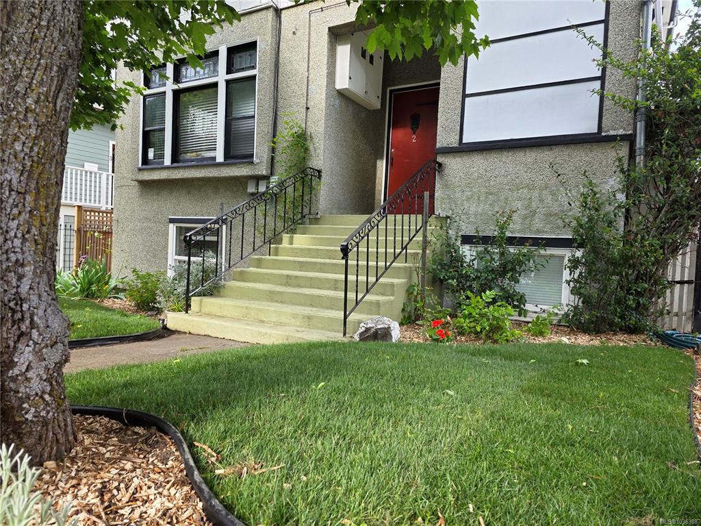 Third View of 1909 Fernwood Rd, Victoria, BC, V8T 2Y6