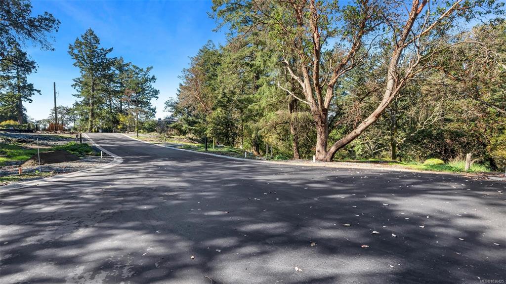Third View of 3908 Woodlands Pl, Saanich, BC, V8N 4J8