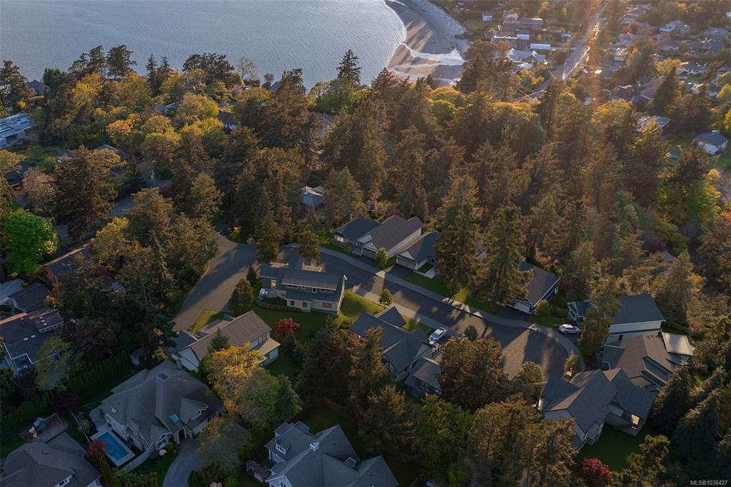 Second View of 3907 Sheret Pl, Saanich, BC, V8N 4J8