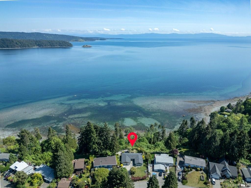 Third View of 5041 Seaview Dr, Bowser, BC, V0R 1G0