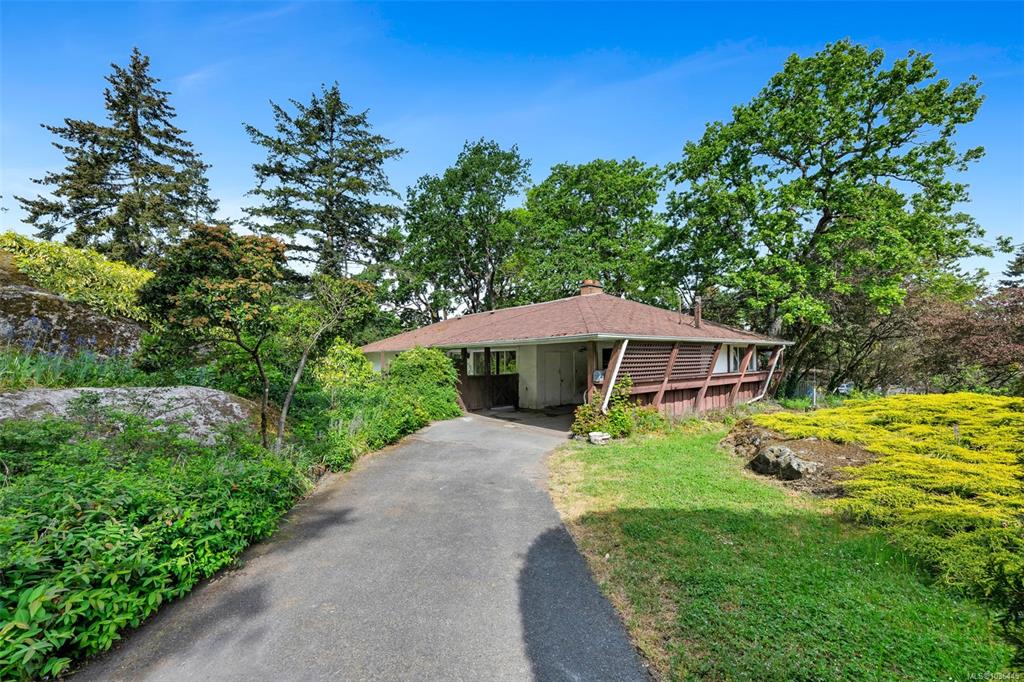 3564 James Hts, 1036445, BC,