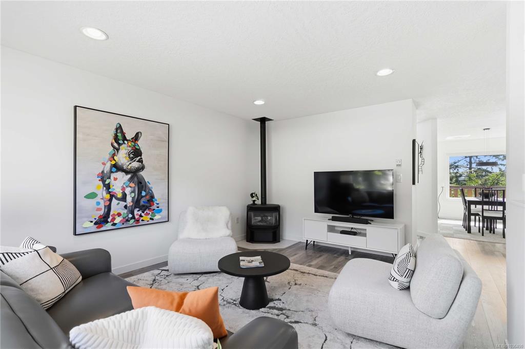 3291 Mary Anne Cres, 1036450, BC,