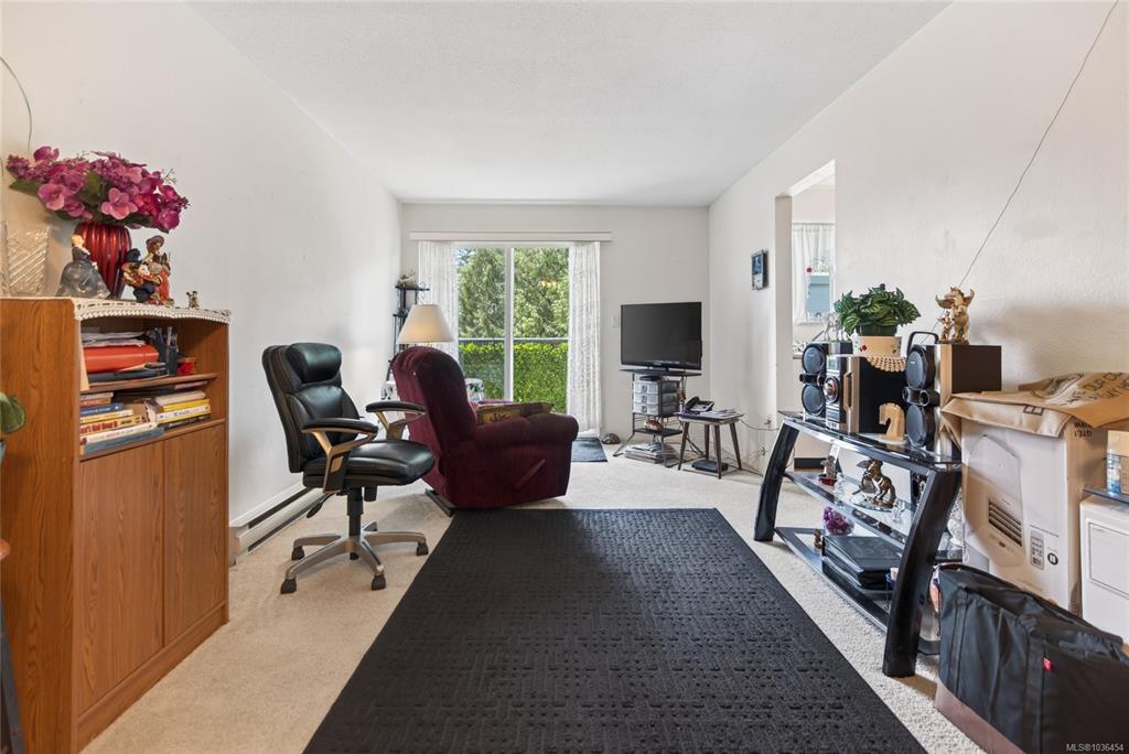 Fifth View of 200 Back Rd, Hollyridge Manor, Courtenay, BC, V9N 3W6