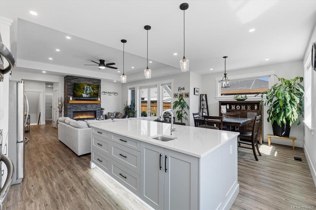 Third View of 389 Whitmee Rd, Qualicum Beach, BC, V9K 1G1