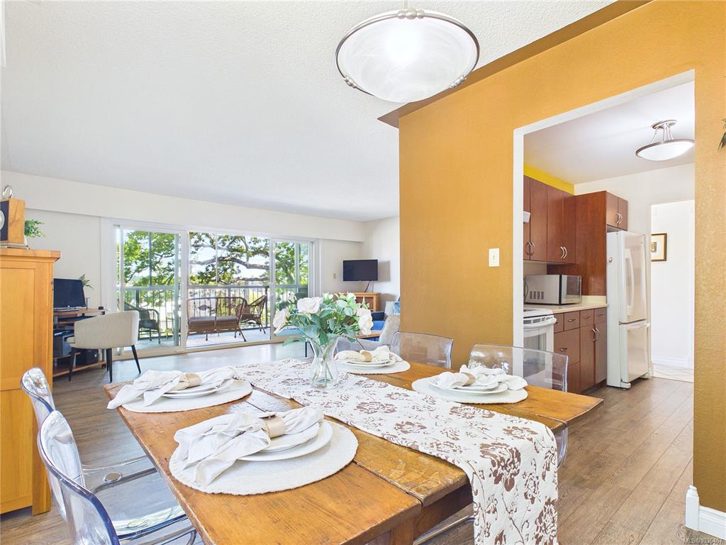 1665 Oak Bay Ave, 1036467, BC,