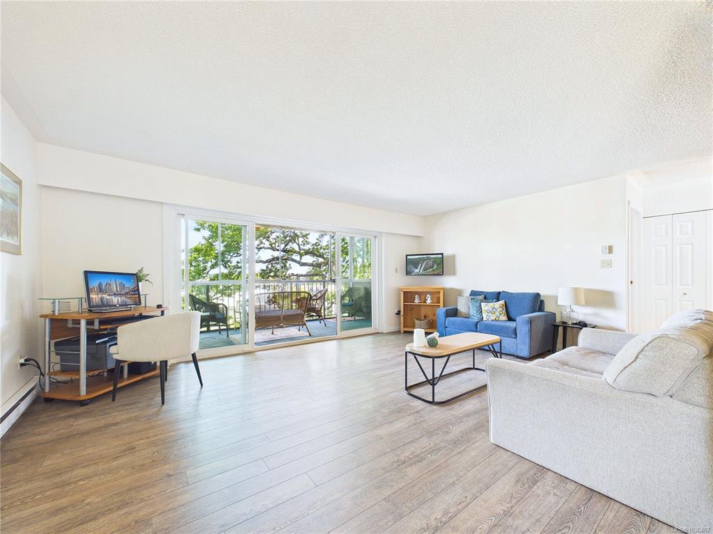 Fourth View of 1665 Oak Bay Ave, Victoria, BC, V8R 1B5