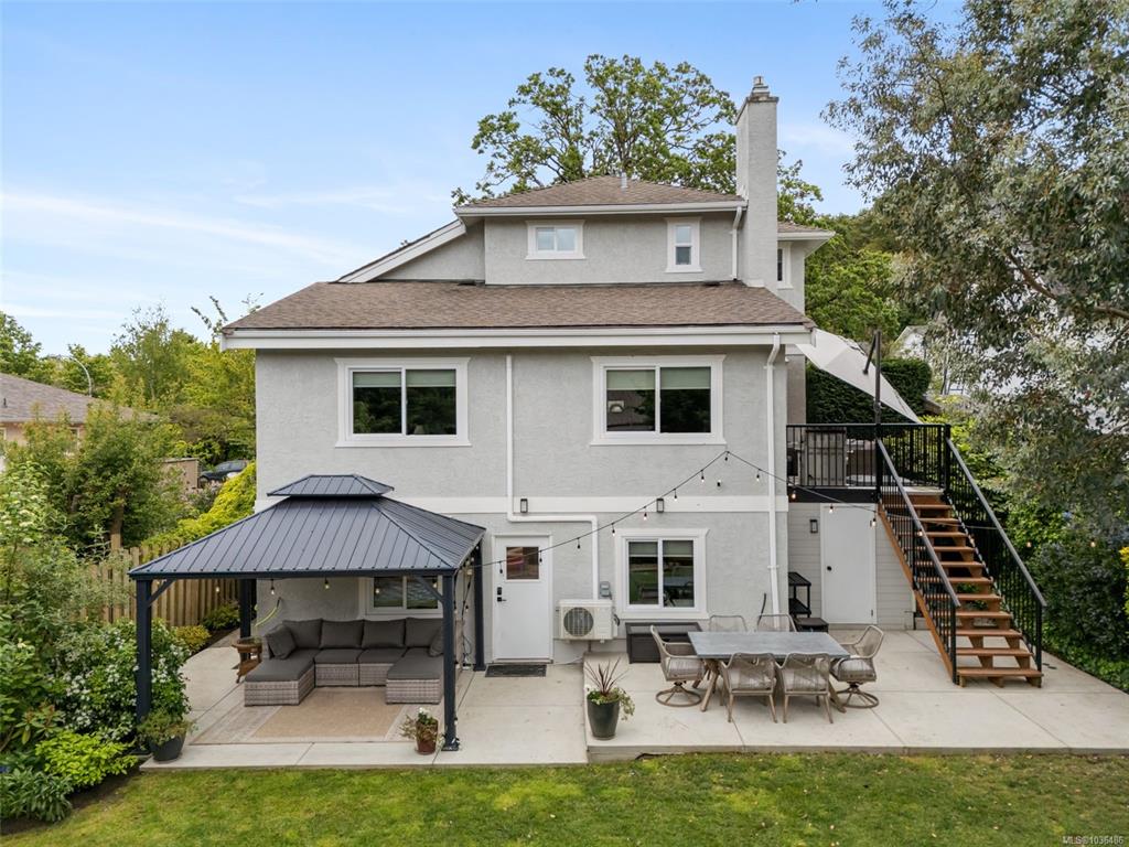 Fifth View of 1360 Mcnair St, Victoria, BC, V8T 2S3