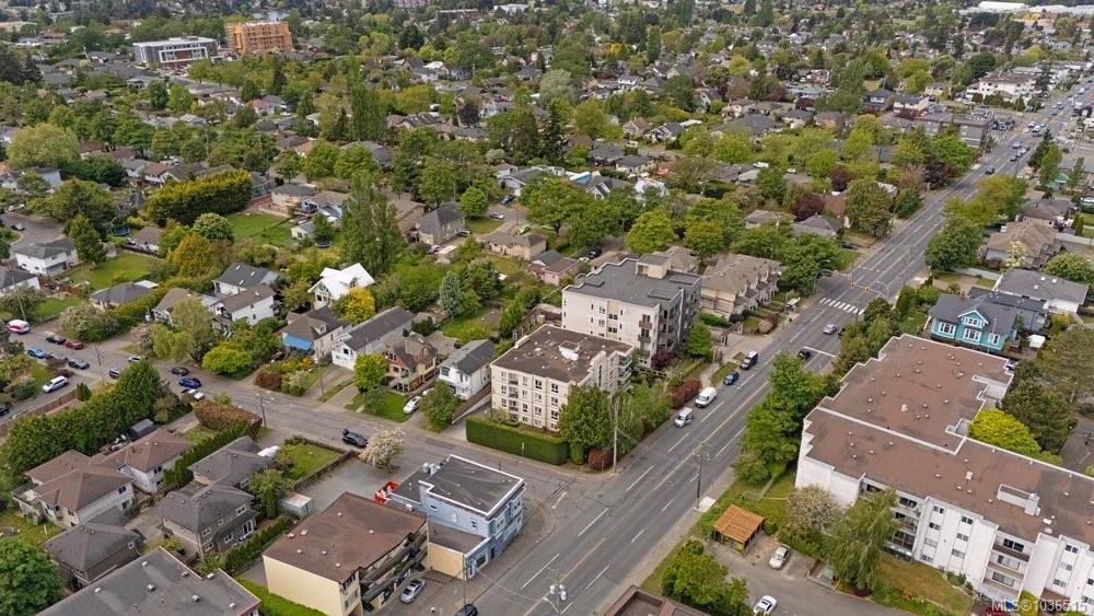 Fourth View of 331 Burnside Rd E, Victoria, BC, V9A 1A6