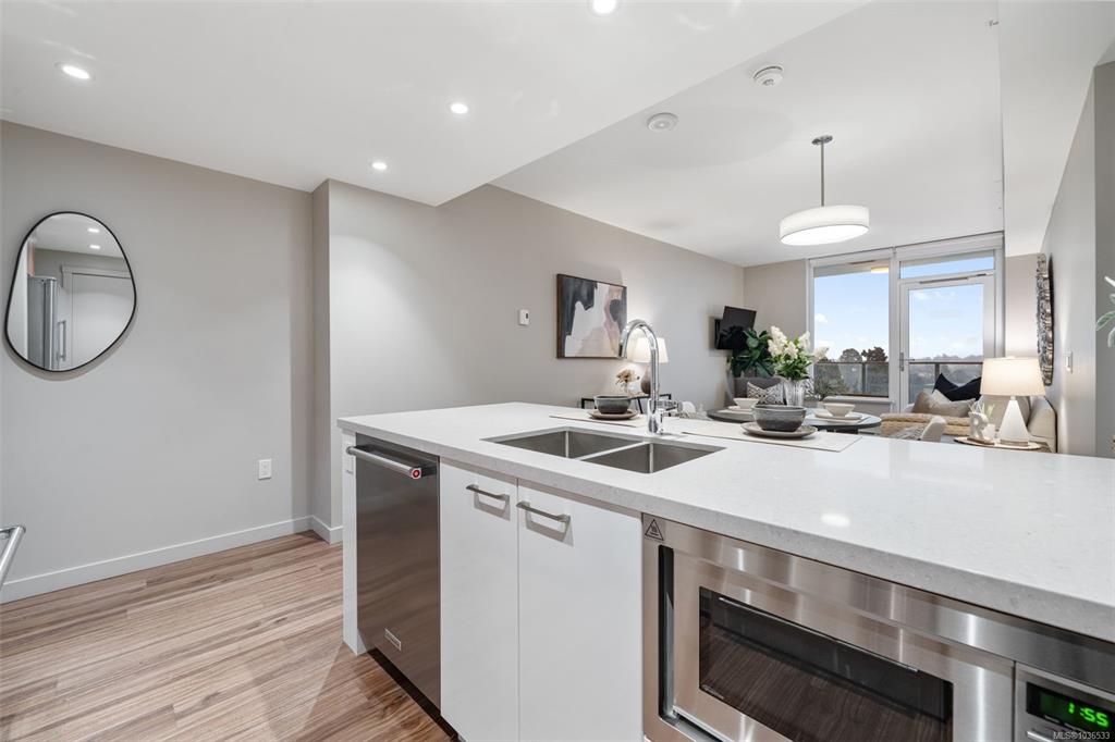 Fourth View of 777 Belleville St, Victoria, BC, V8W 0G1