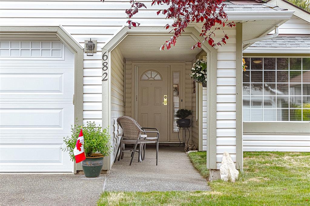 Fifth View of 682 Pineridge Dr, ARBUTUS RIDGE, Cobble Hill, BC, V8H 0K8