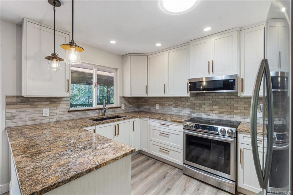 Fourth View of 2690 Lana Rd, Nanoose Bay, BC, V9P 9B2