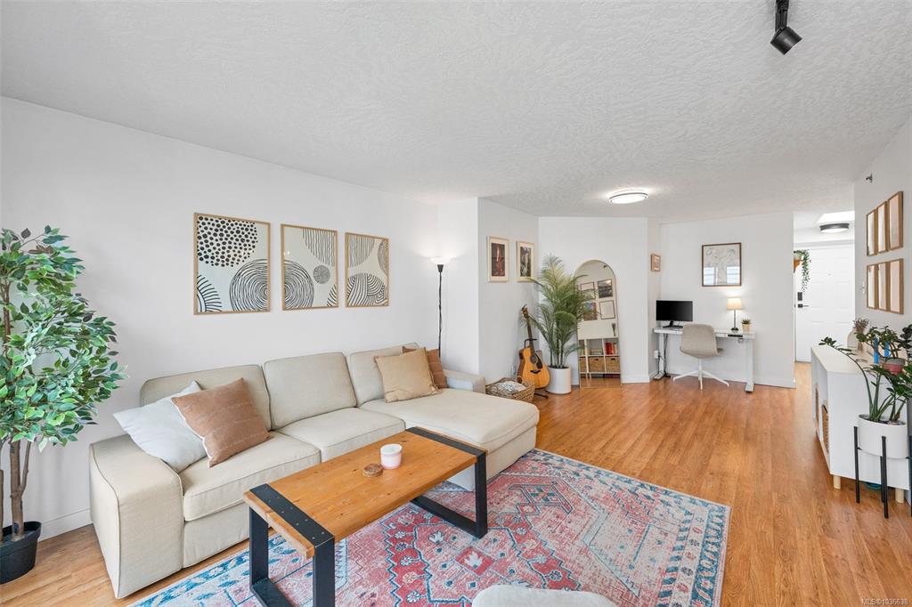 Fourth View of 520 Dunedin St, Churchill Place, Victoria, BC, V8T 2L6