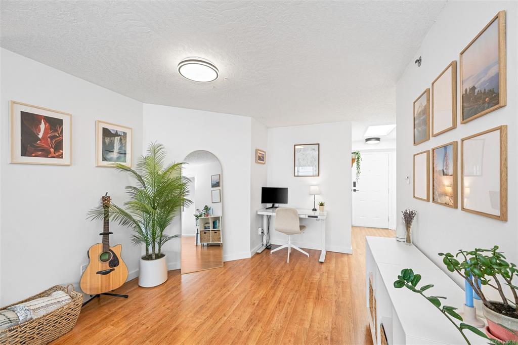 Fifth View of 520 Dunedin St, Churchill Place, Victoria, BC, V8T 2L6