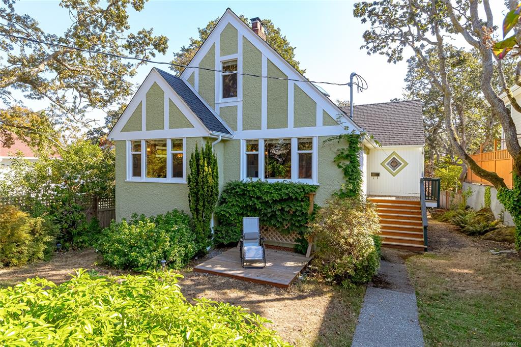 Second View of 1959 Hampshire Rd, Oak Bay, BC, V8R 5T9
