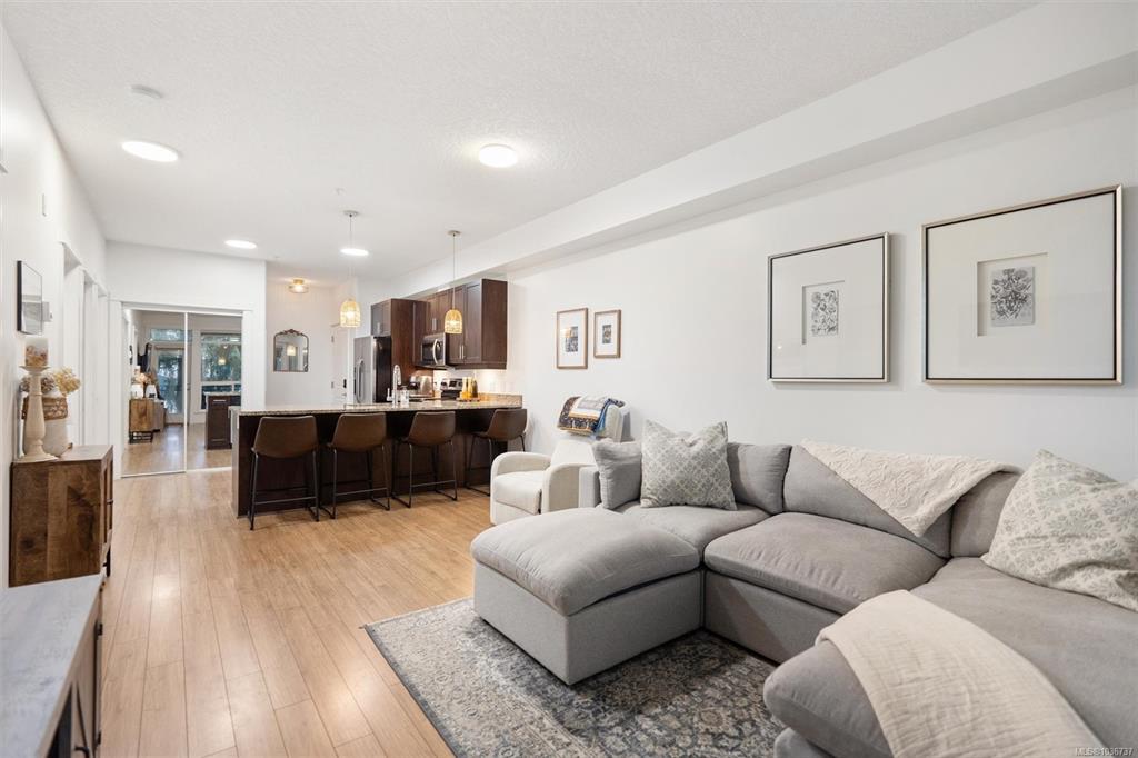 938 Dunford Ave, 1036737, BC,