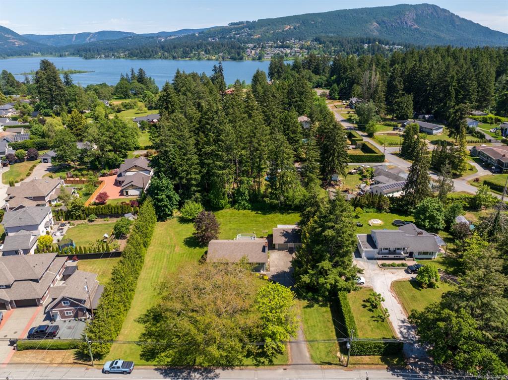 Fifth View of 6067 Lakes Rd, Duncan, BC, V9L 4J3