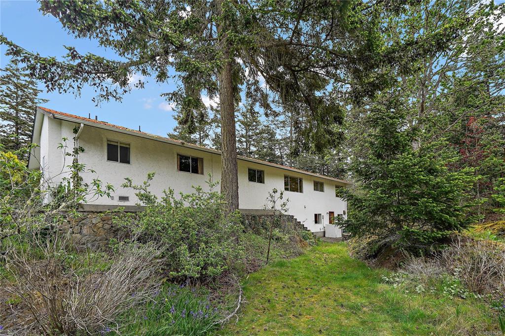 3976 Tudor Ave, 1036754, BC,