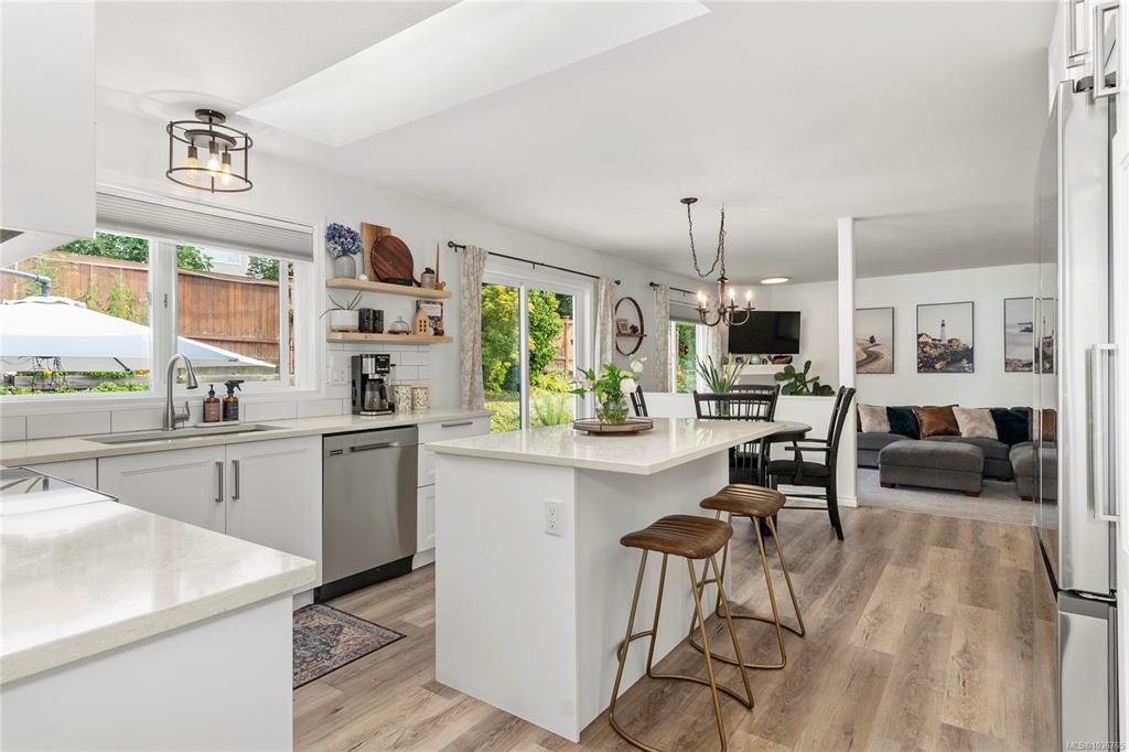 1860 Brant Pl, 1036765, BC,