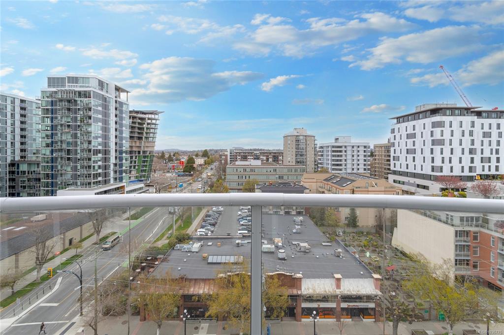 Fifth View of 1010 View St, Victoria, BC, V8V 4Y3