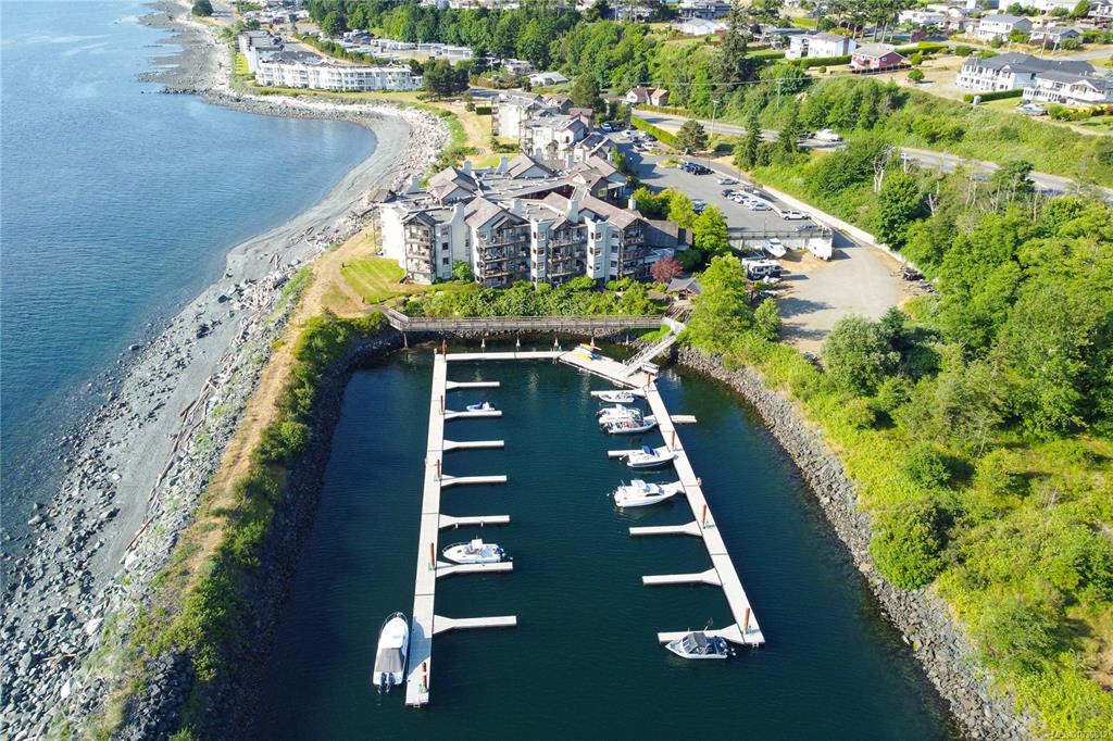 27 Island Hwy S, 1036842, BC,