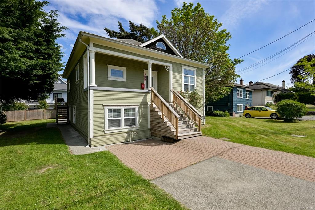 Fourth View of 3091 Carroll St, Victoria, BC, V9A 1R1
