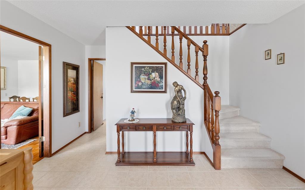 Fourth View of 4098 Orion Pl, Saanich, BC, V8N 5K8