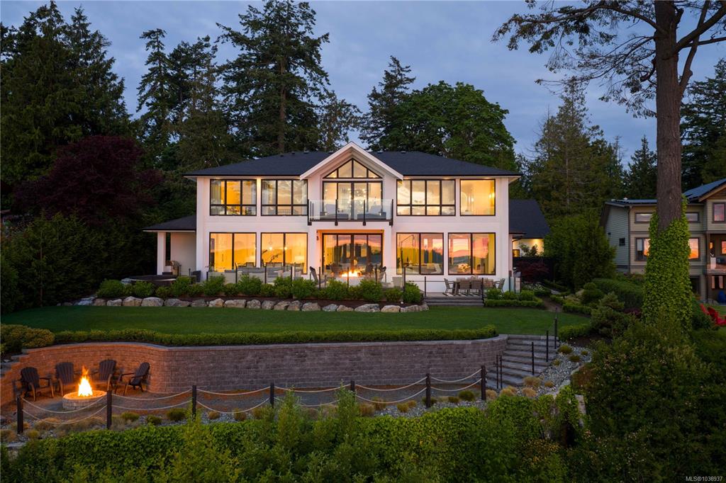 8425 Lochside Dr, 1036937, BC,