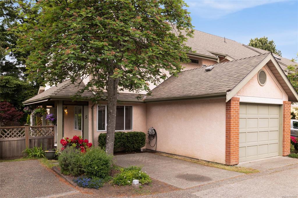 216 Russell St, 1036938, BC,