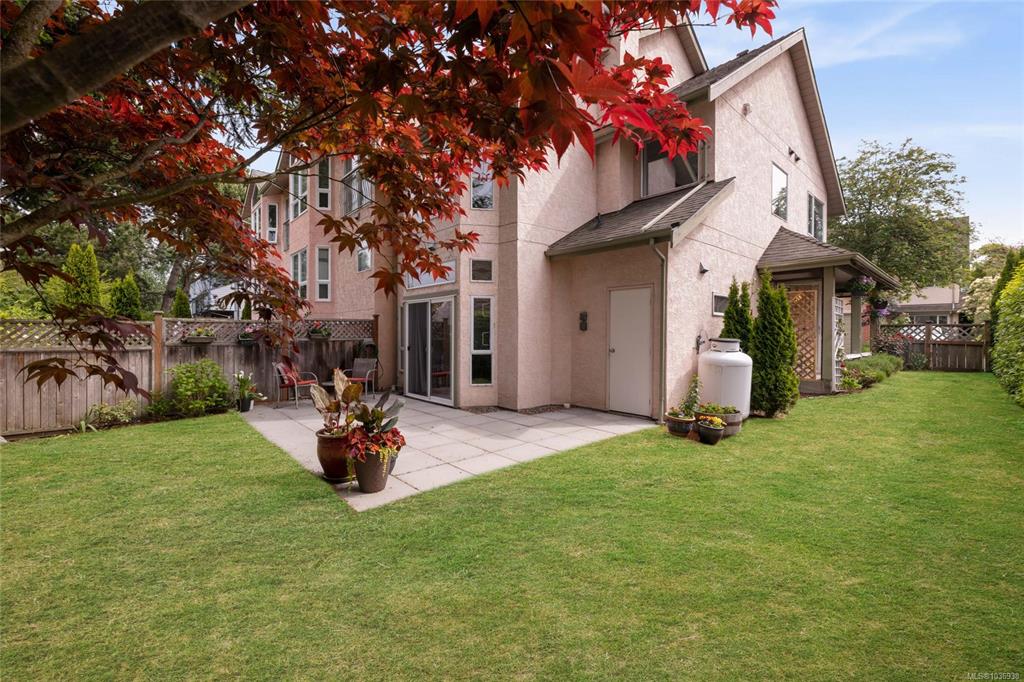 Fifth View of 216 Russell St, Victoria, BC, V9A 3X2
