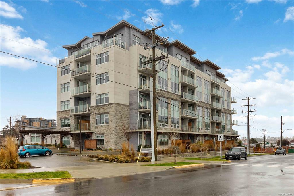 916 Lyall St, 1036959, BC,