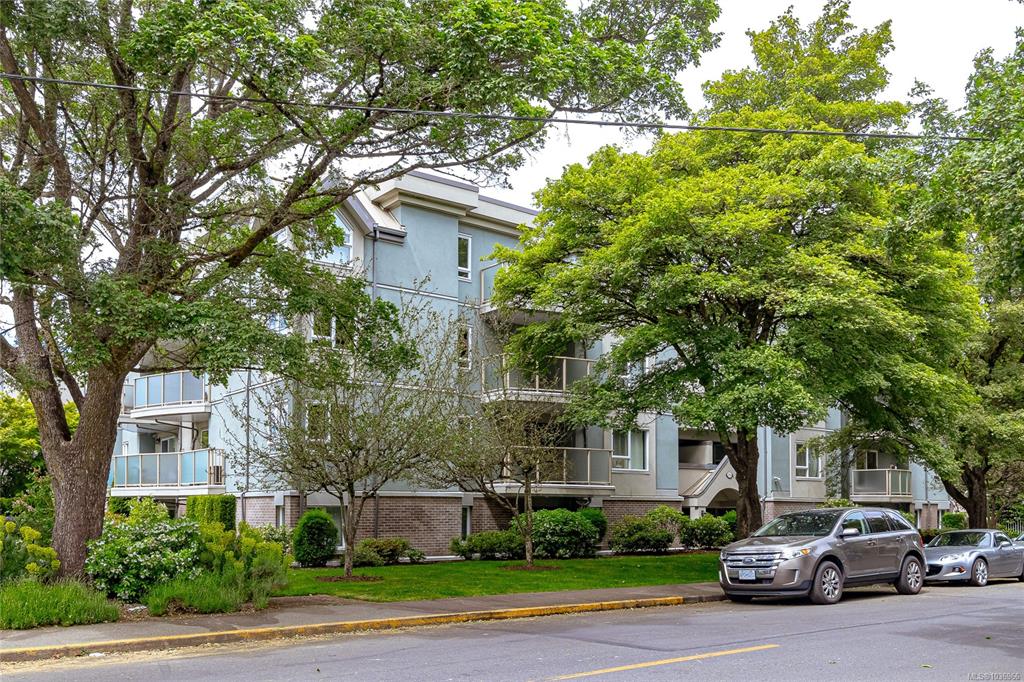 Third View of 2710 Grosvenor Rd, The Grosvenor, Victoria, BC, V8T 3M9