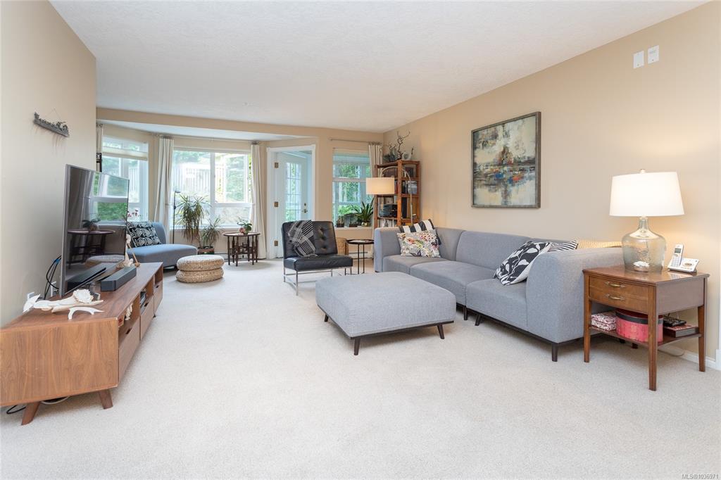 Fifth View of 1521 Church Ave, Saanich, BC, V8P 5T7