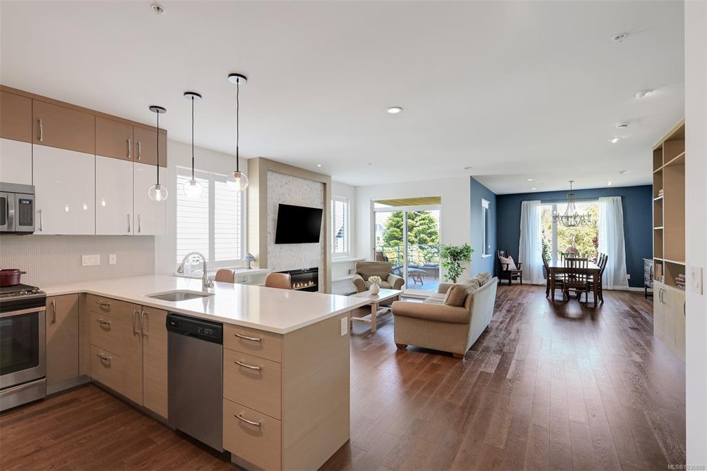 Third View of 1014 Park Blvd, 8 on the Park, Victoria, BC, V8V 2T4