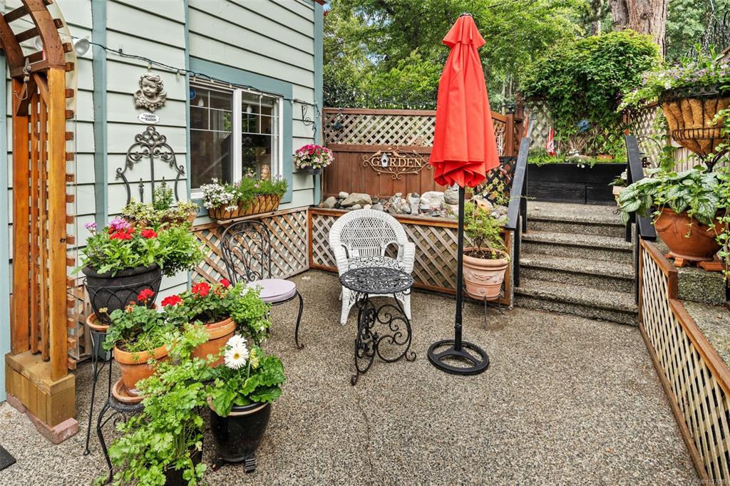 Fifth View of 1425 Richardson St, Victoria, BC, V9S 1R1