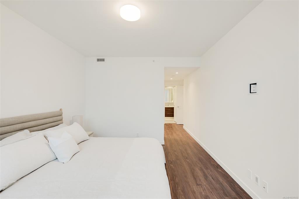 Fourth View of 363 Tyee Rd, Dockside Green, Victoria, BC, V9A 0B5