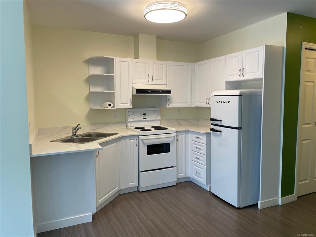 1070 Southgate St, 1037034, BC,