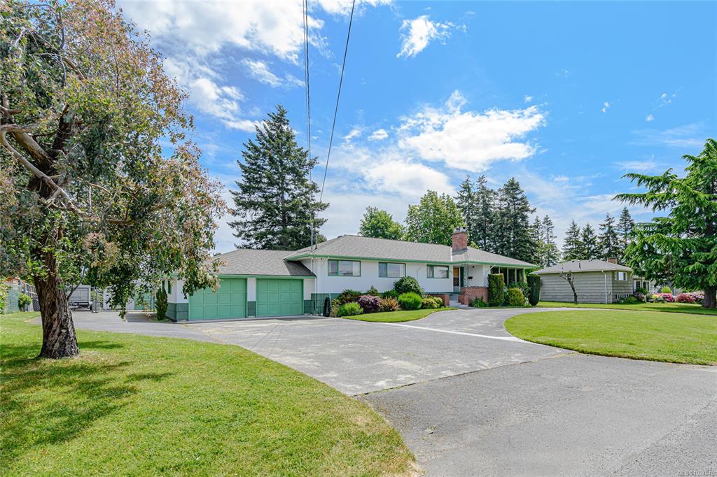 Third View of 3785 Raymond St S, Saanich, BC, V8Z 4K2