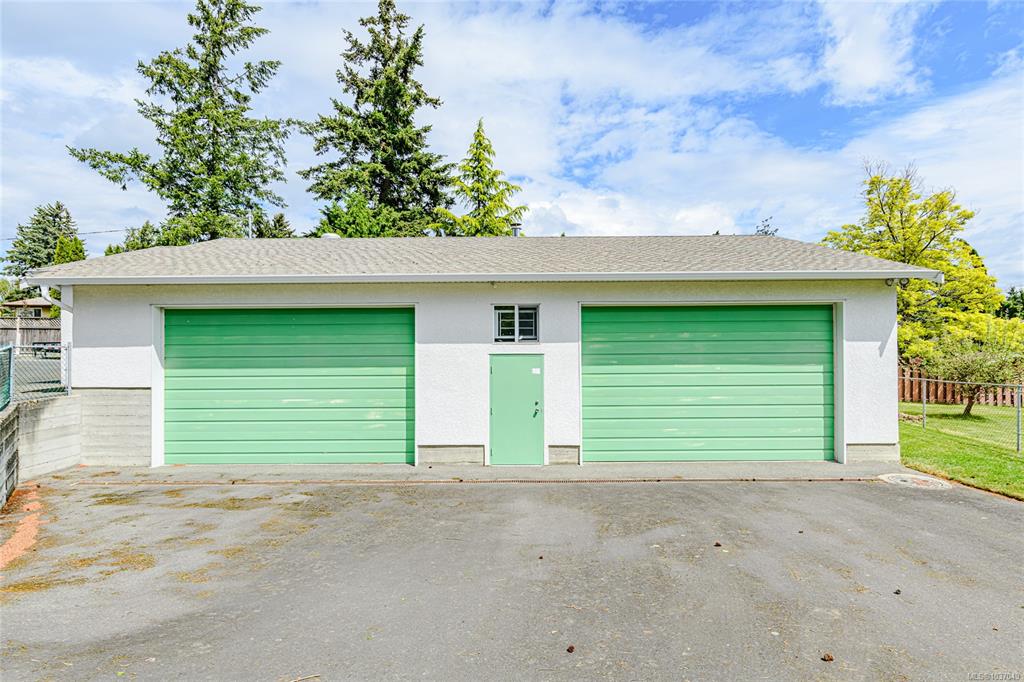 Fifth View of 3785 Raymond St S, Saanich, BC, V8Z 4K2